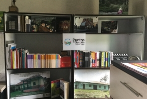 Centros de documentación cultural local.