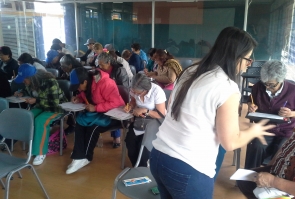 "Tejiendo Historias de mi Barrio" - Taller literario con personas mayores de Ciudad Bolívar 