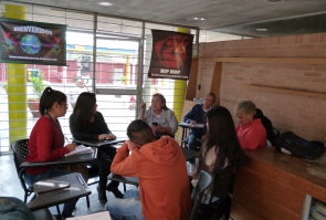 "Tejiendo Historias de mi Barrio" - Taller literario con personas mayores de Ciudad Bolívar 