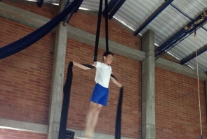 Los niños presentaron una muestra de artes circenses en la Casa de la Cultura de Arabia 
