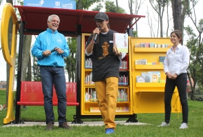 La Secretaria de Cultura María Claudia López y el Alcalde Enrique Peñalosa en la inauguración PPP Parque de los Novios