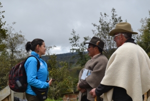 Diálogo con líderes comunitarios