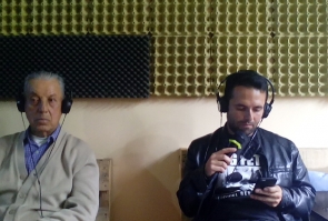 El programa radial, en múltiples ocasiones, tiene invitados para abordar el tema central del día.