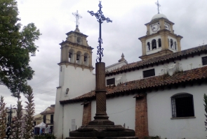 Parte del recorrido fue hacer un reconocimiento por los alrededores de la plaza fundacional.