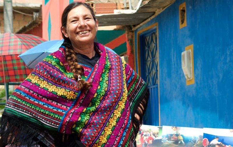 Blanca Pineda - Mujer sonriendo