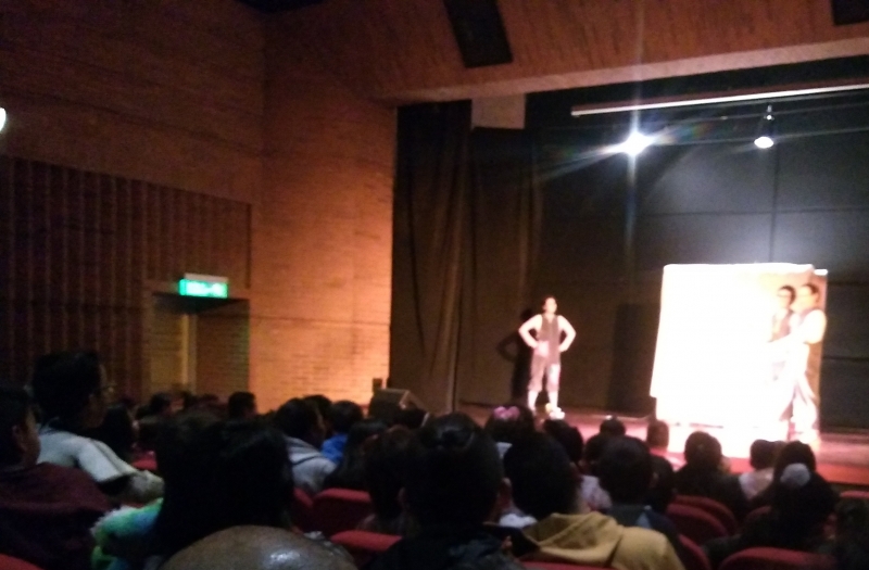 Obra para niños en teatro de biblioteca