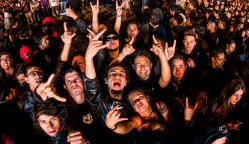 Personas en un concierto de rock